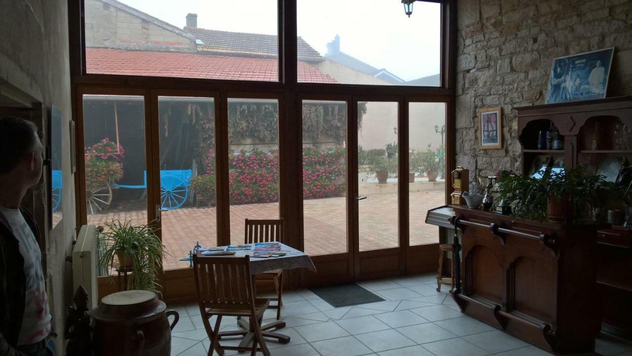 La Ferme Du Grand Faubourg Bed and Breakfast Pont-de-Vaux Buitenkant foto
